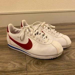 Nike Classic Cortez Sneaker in White/Varsity Red (W8.5)